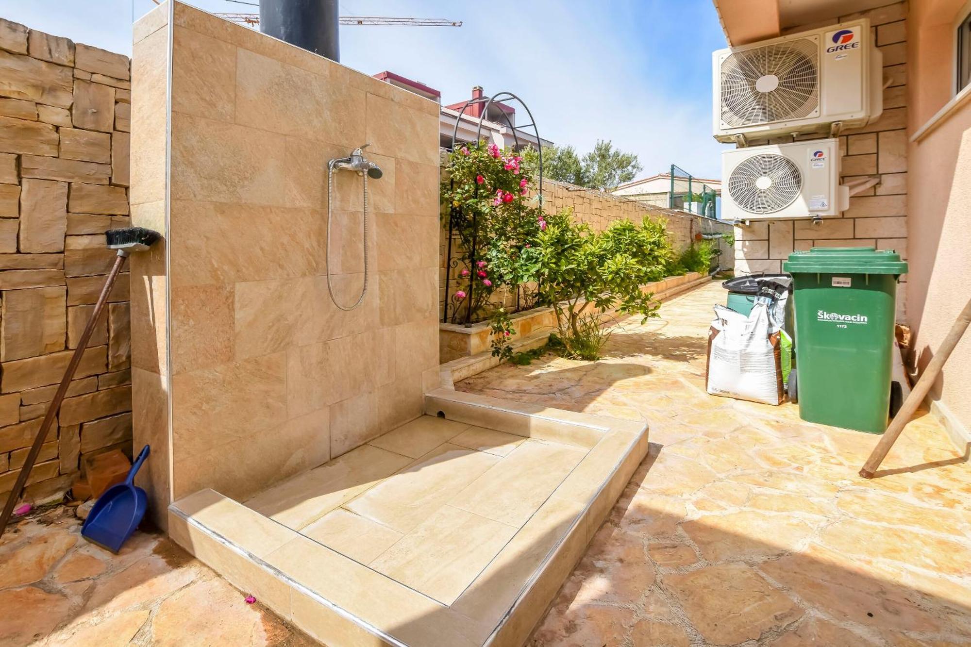 Apartments Ema Razanj Exterior photo